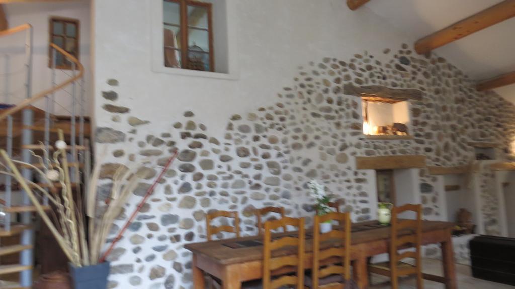Les Gites D'Eliane Laragne-Monteglin Room photo