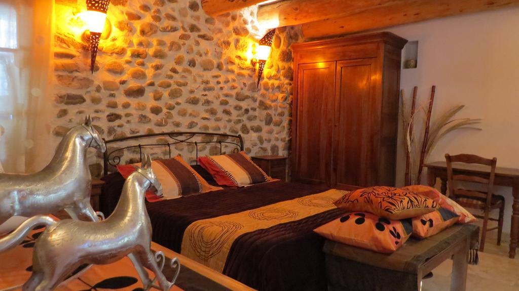 Les Gites D'Eliane Laragne-Monteglin Room photo