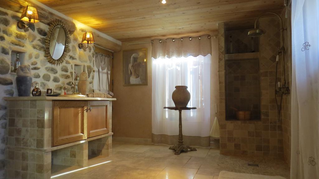Les Gites D'Eliane Laragne-Monteglin Room photo